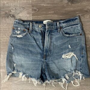 Abercrombie high-rise 4 inch denim short